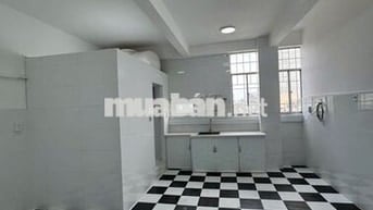 Cần cho thuê chung cư Thang Bộ Lầu 5,  255/4B Trần Hưng Đạo