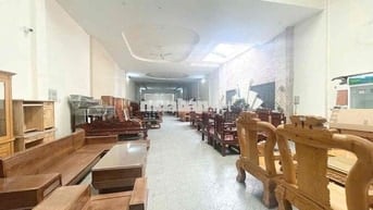 Cho thuê mặt bằng 1000m2 (phù hợp showroom), vị trí đẹp giá cực tốt.