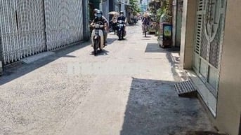 NHÀ P1. Q8. MỚI ĐÚC 1 LẦU. TIỆN KINH DOANH. HẺM RỘNG. DƯƠNG BÁ TRẠC.