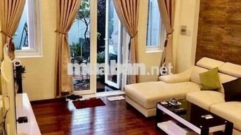 Cho Thuê Biệt Thự DT 9x16 1Trệt 1Lầu 3Pn 3Wc Sân Đậu Ôtô Gần Chợ VL