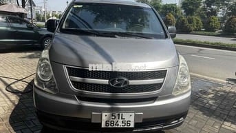 Cần Bán chiếc Hyundai Starex 2011 Xám