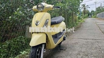 SYM Attila màu Vàng