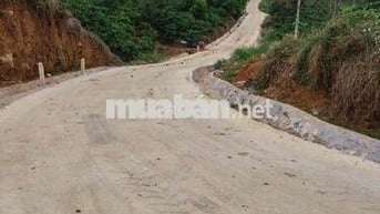 2,2 hecta đất vườn chân suối, nhà cấp 4 thổ cư 400m