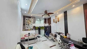 ÔTÔ ĐỖ CỔNG - LÔ GÓC - GẦN PHỐ - VIEW HỒ - NHÀ HIẾM