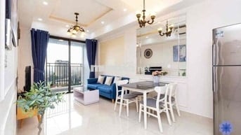 Cho thuê căn hộ đầy đủ nội thất 2PN.2WC ở ngay đẹp mới Golden Mansion
