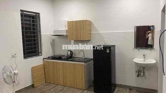 Căn hộ có bếp, máy giặt riêng từng phòng, gần FPT