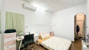 GIẢM TIẾP 200TR, CHỈ 4TỶ, 29m2, CMT8-QUẬN 3, 2 TẦNG, BAN CÔNG, SÁT HXH