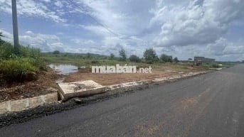 bán mặt tiền đất tránh đông hoà phú buôn ma thuột dt 8 xào chính chủ