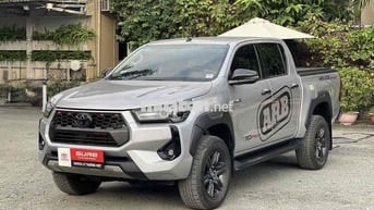 Toyota Hilux 2024 2.4L 4x2 AT - 25700 km - XE HIẾM