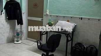 PHÒNG TRỐNG TRONG NHÀ NGUYÊN CĂN