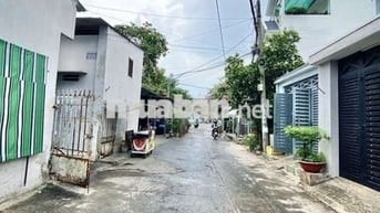 Nhà 2 MT -  3 tầng - 2pn , 3wc - giá chỉ 5,5 tỷ