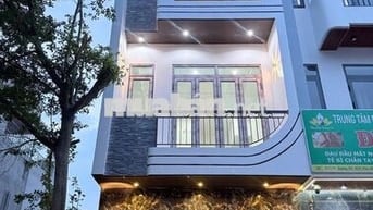 nhà phố đẹp, 60m2, 4 phòng ngủ,4wc, đường d3, P: Bình chuẩn