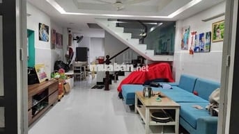 Chính chủ cho thuê nhà DT:4,x12 giá 9tr/thg lầu ,HBC,TĐ