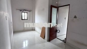 Chính chủ cần bán nhà 2pn 2pvs sàn btct, nở hậu, gần chợ Bà Điểm