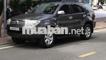 Toyota Fortuner 2010 4x4 Xám