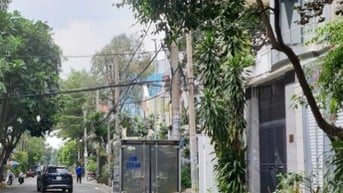 TÂN PHÚ ! CHỈ HƠN 5 TỶ, CÓ NGAY NHÀ MẶT TIỀN ĐẸP 30M2,đườngHỌ LÊ