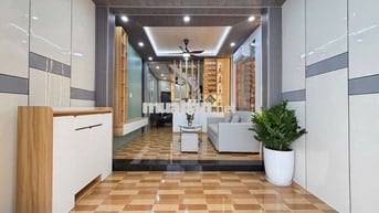 BÁN GẤP NHÀ PHỐ BCONS 1 TRỆT 3 LẦU CK 6% TRẢ TRƯỚC 30% SỔ HỒNG RIÊNG