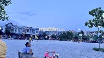 Bán nhà 1 trệt 2 lầu,sổ hồng thổ cư 100%, khu dân cư Tân Phong (5.9tỷ)