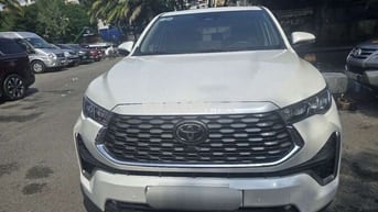 Toyota Innova Cross HEV 2024 Trắng 3500 km