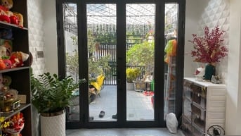 Bán nhà tập thể lô góc quận Đống Đa, S 50/100m sổ đỏ cất két oto đỗ cử