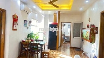 Cho thuê căn góc 85m2: 3 pn hướng Đông Nam, Nguyễn Chánh, Cầu Giấy