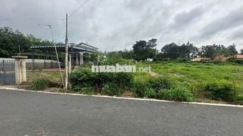 Sang Nhượng Lô Đất Nay UB Xã Tân Hiệp Phú Giáo