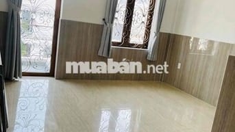 Còn 1 phòng lan can đường số 5 kế bên Đại học luật , Giga mall ,