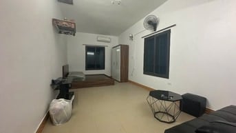 Cho thuê căn hộ tập thể tầng 3 Vilacera, ngõ 12 thạch bàn . Giá 3,5tr