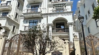 Siêu Biệt Thự 270M2 x 15M Mặt Tiền Phố Hàm Nghi + Nguyễn Hoàng - GẤP.