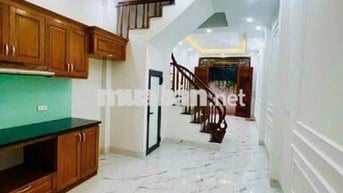 Nhà 40m2 Ngay Cổng Aeon Long Biên – Nông Thoáng – 7.65 tỷ