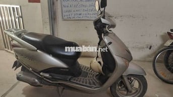 Xe lead đời 2011 màu bạc