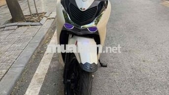 cần tiền bán gấp xe sh 150 ABS