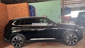 Siêu hiếm LUX SA PREMIUM đi mới 4.000km