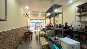 Mặt bằng kinh doanh 4*10m vòng xoay Dân chủ ,Cư Xá Đô Thành Q3 giáp Q1