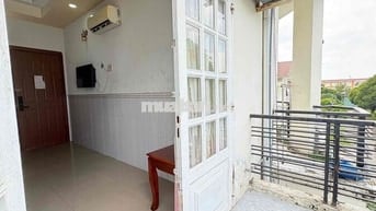 Phòng Ban Công 20m2, Khu Tên Lửa