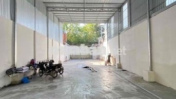 Cho thuê kho, xưởng 240m2 gần Ql1A ngã 4 Bà Điểm