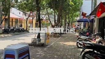 Mặt Phố Hoàng Mai Vỉa Hè Rộng  KD Đỉnh 90m2 4 Tầng MT 5,5m 25,8ty