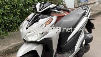Honda Vario 150 màu Bạc