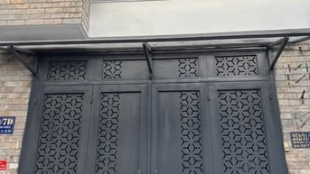 Chính chủ cho thuê nhà nguyên căn, 1 trệt, 1 lầu, 2 pn có máy lạnh.