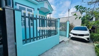 Nhà Cấp 4 Mái Thái 5 x 18m , 2 Phòng Ngủ Đường Xe ÔTô Chạy Tới Nhà SHR