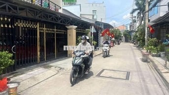 Nhà phố trệt lầu. Có 2PN. Sổ hồng chính chủ. Tại Lê Văn Lương - NB