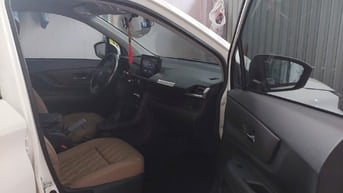 Tôi.cần bán xe avanza ,màu trắng số tự động