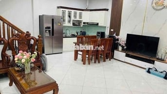 Chính chủ bán nhà gần Chợ Vĩnh Quỳnh, 3 tầng 1 tum, ba gác đỗ cửa