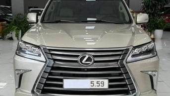 Bán Lexus LX570 sản xuất 2016, màu vàng cát cực đẹp.
