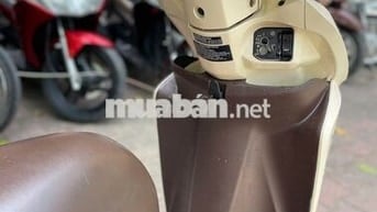 Honda Vision 2019 màu Kem