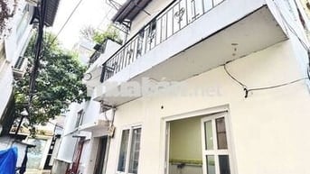 Quận 1  - 1 căn HXH - 2 tầng - 2Pn - 3.9T - TRẦN ĐÌNH XU