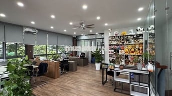 CẦN CHO THUÊ LẠI VĂN PHÒNG TẦNG 1 – GÓC 2 MẶT TIỀN ĐƯỜNG PHÚ THUẬN, Q7