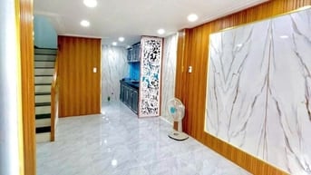 Nhà 1 trệt 1 lầu (4x7,5) đường Lâm Thị Hố Q12 giá 1t1 còn thương lượng