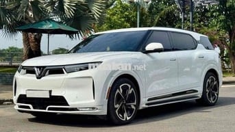 VF9 2023 Plus - Trắng - 5vkm- Thuê pin (CATL)