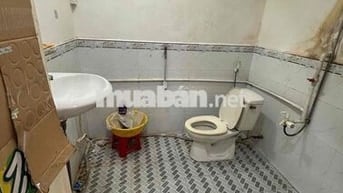 cho thuê nhà nhỏ hẻm xe tải đang sửa mới